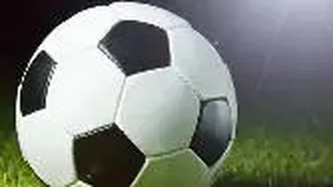 韩队犯规引发中国短道速滑接力选手意外跌倒，亚冬会上演惊心动魄一幕！