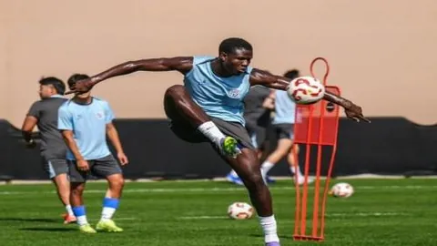 “拉菲与库巴西确认出战，球员竞逐冠军士气高涨”