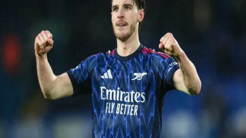 烽火激战！阿森纳客场对垒布拉格斯拉维亚，萨卡领阵三叉戟，恩瓦内里内战升级！